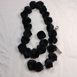 NWT women's faux fur scarf